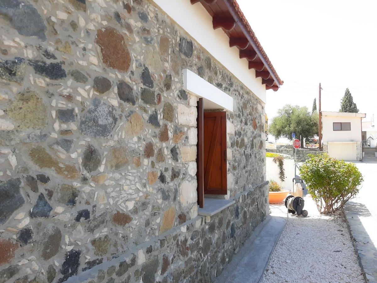 Kellaki Cottage - 2 Bedroom With Pool, Sleeps 6 ภายนอก รูปภาพ