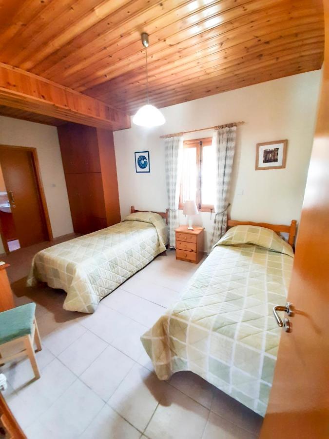 Kellaki Cottage - 2 Bedroom With Pool, Sleeps 6 ภายนอก รูปภาพ