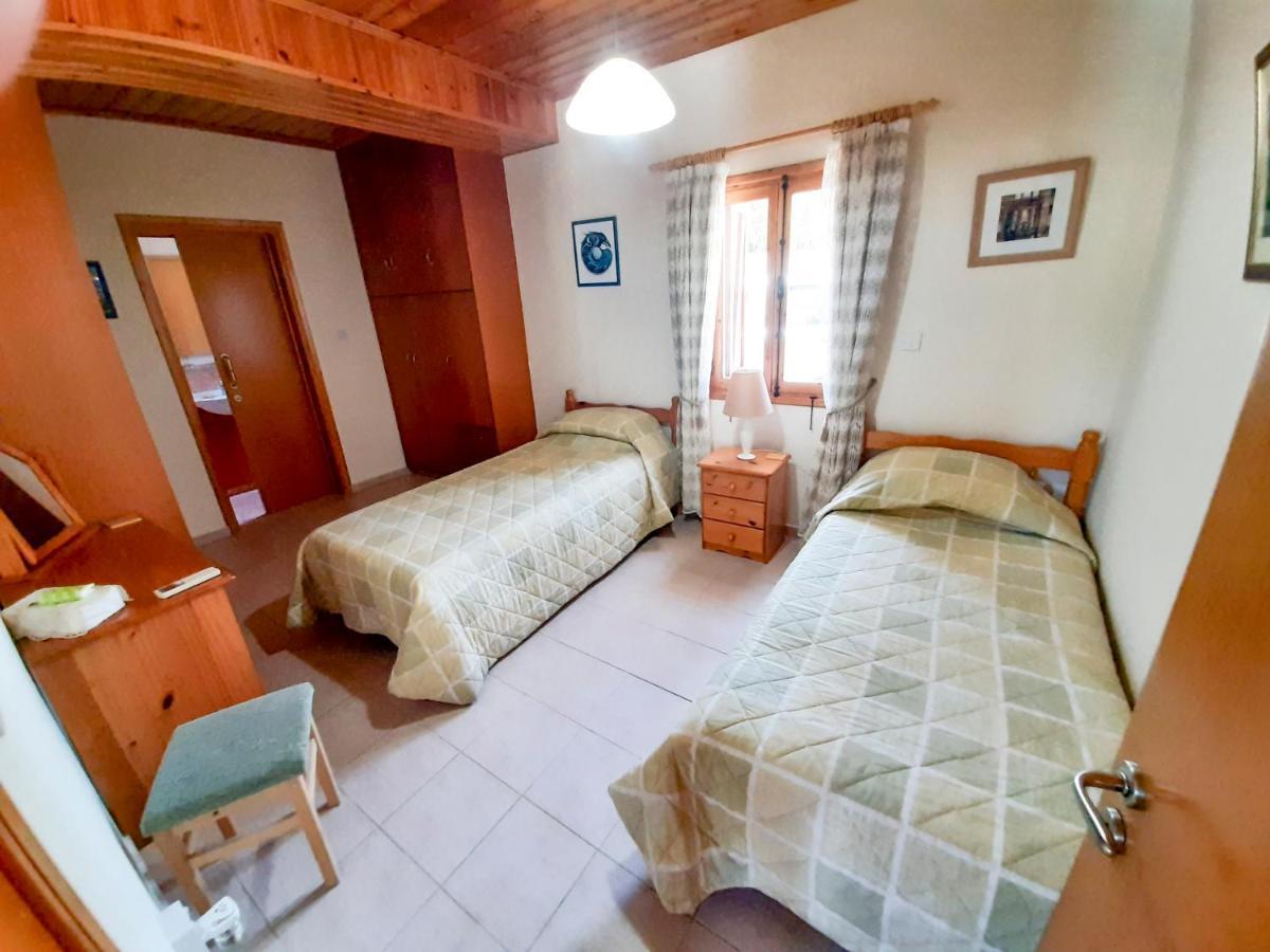 Kellaki Cottage - 2 Bedroom With Pool, Sleeps 6 ภายนอก รูปภาพ