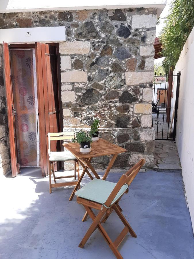Kellaki Cottage - 2 Bedroom With Pool, Sleeps 6 ภายนอก รูปภาพ